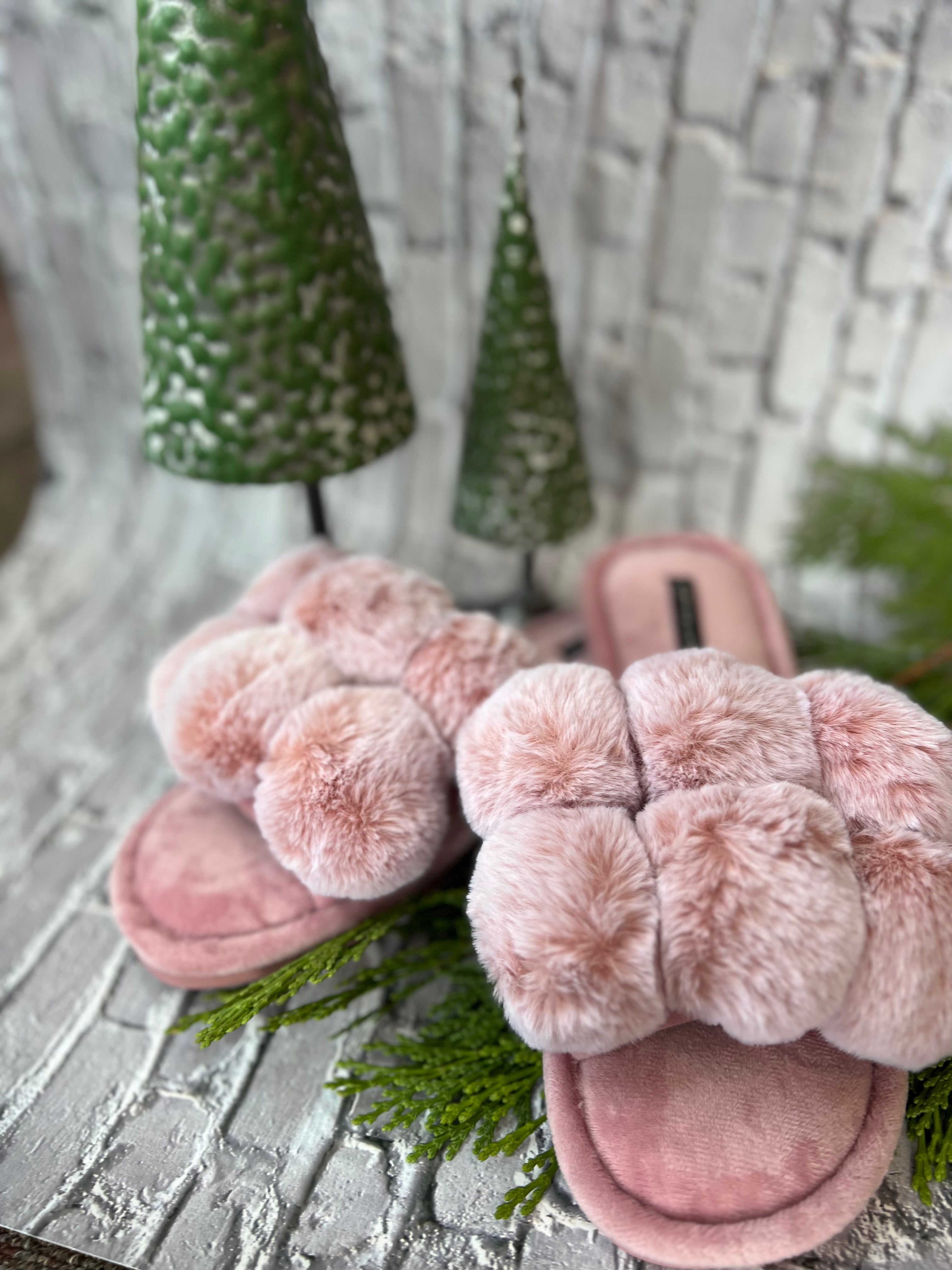 Dolly pom best sale pom slippers