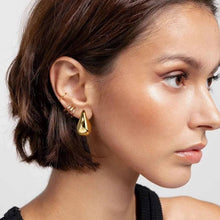 Load image into Gallery viewer, Elia Raindrop Earring

