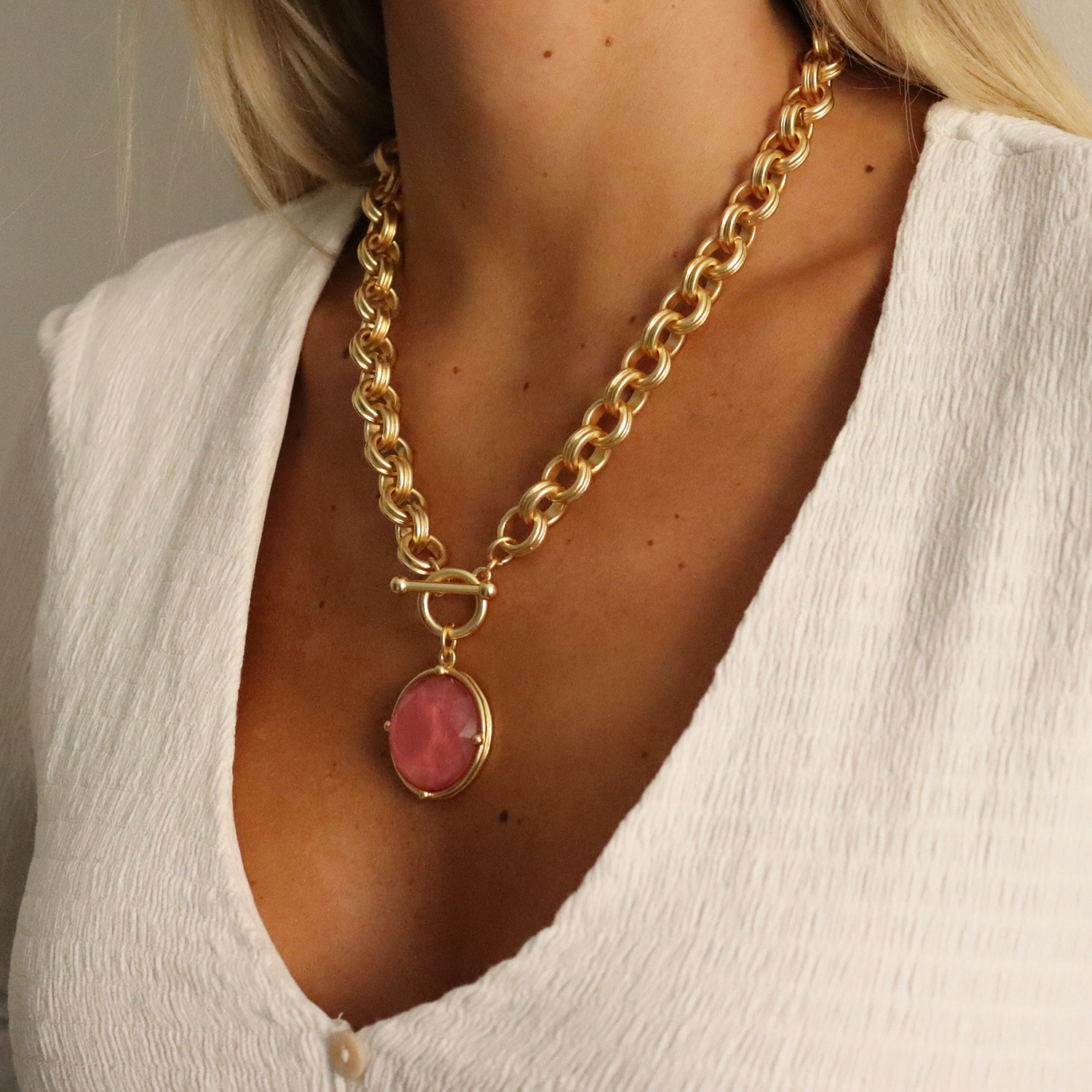 Cabochon Pendant Necklace - Mother of Pearl-24K Gold Plated