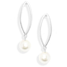 Load image into Gallery viewer, Elongated link earring with small pearl dangle
