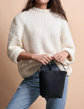 Load image into Gallery viewer, Bobbi Bucket Bag Midi - Classic Leather

