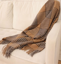 Load image into Gallery viewer, Classic Woven Throw - Glen Plaid - Camel Combo
